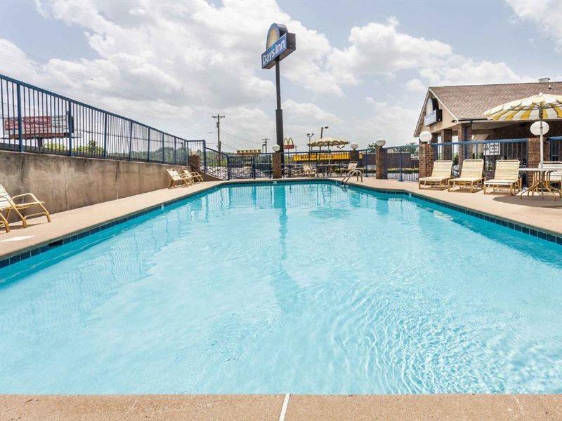 Days Inn By Wyndham Nashville N Opryland/Grand Ole Opry Exterior photo