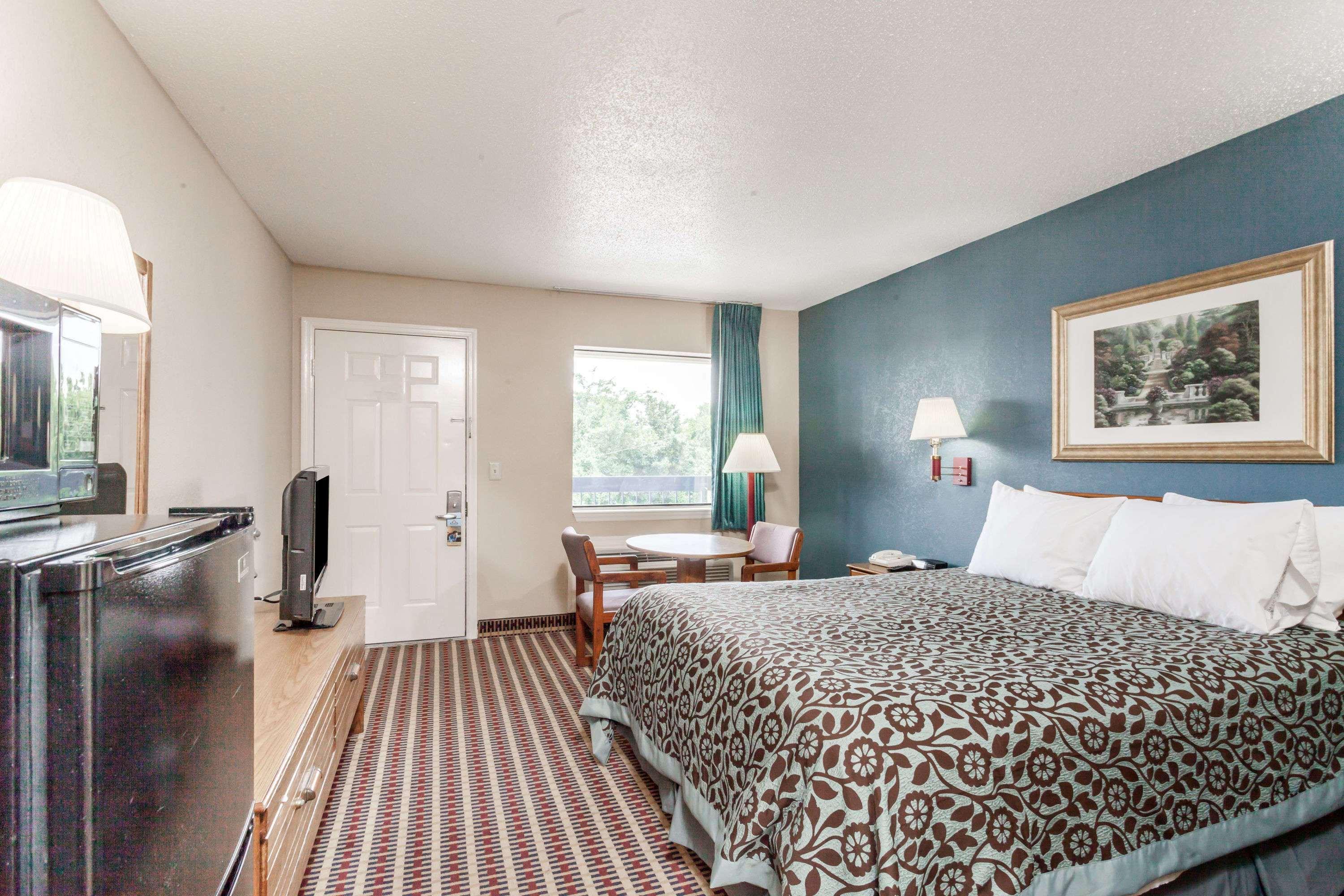Days Inn By Wyndham Nashville N Opryland/Grand Ole Opry Exterior photo