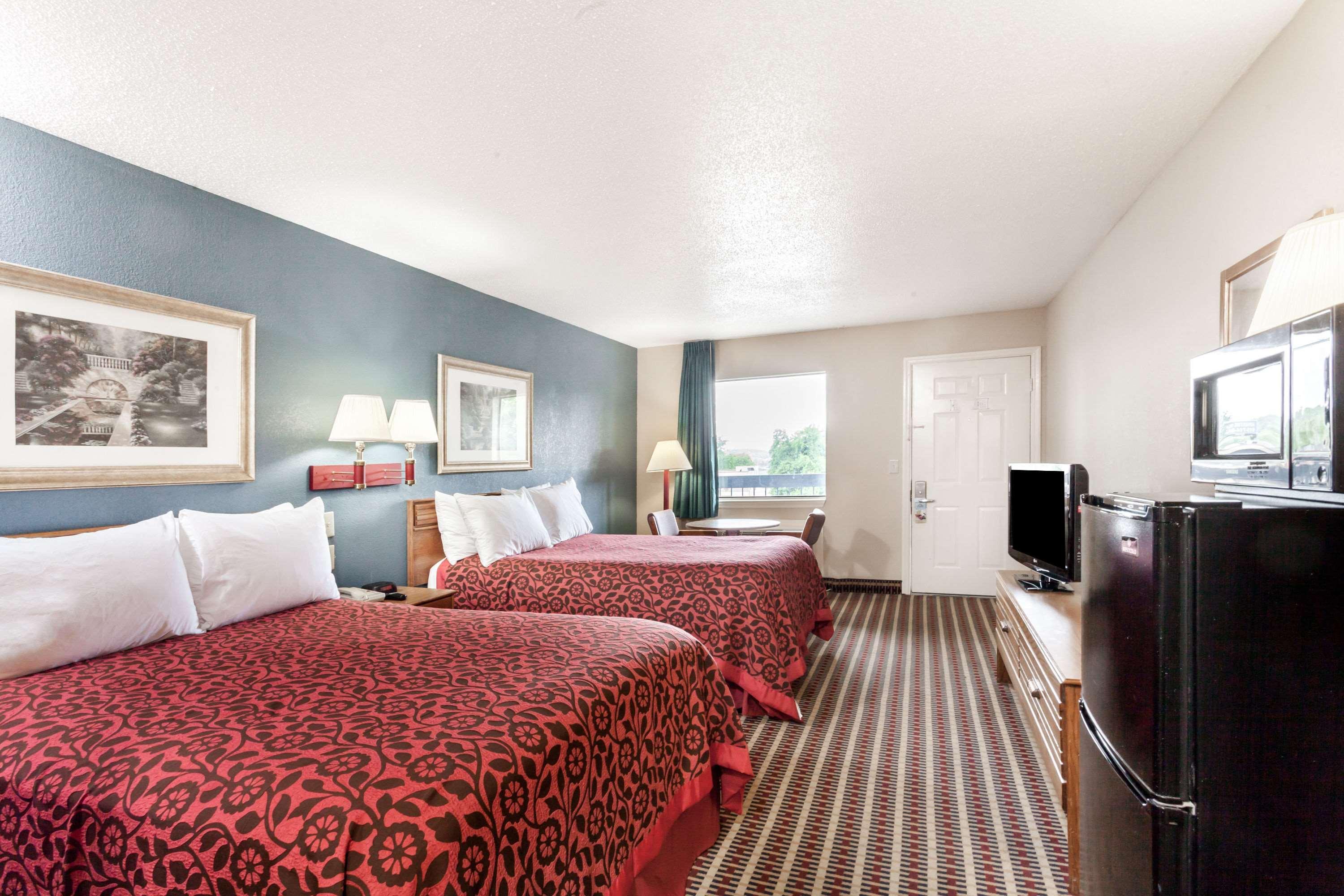 Days Inn By Wyndham Nashville N Opryland/Grand Ole Opry Exterior photo