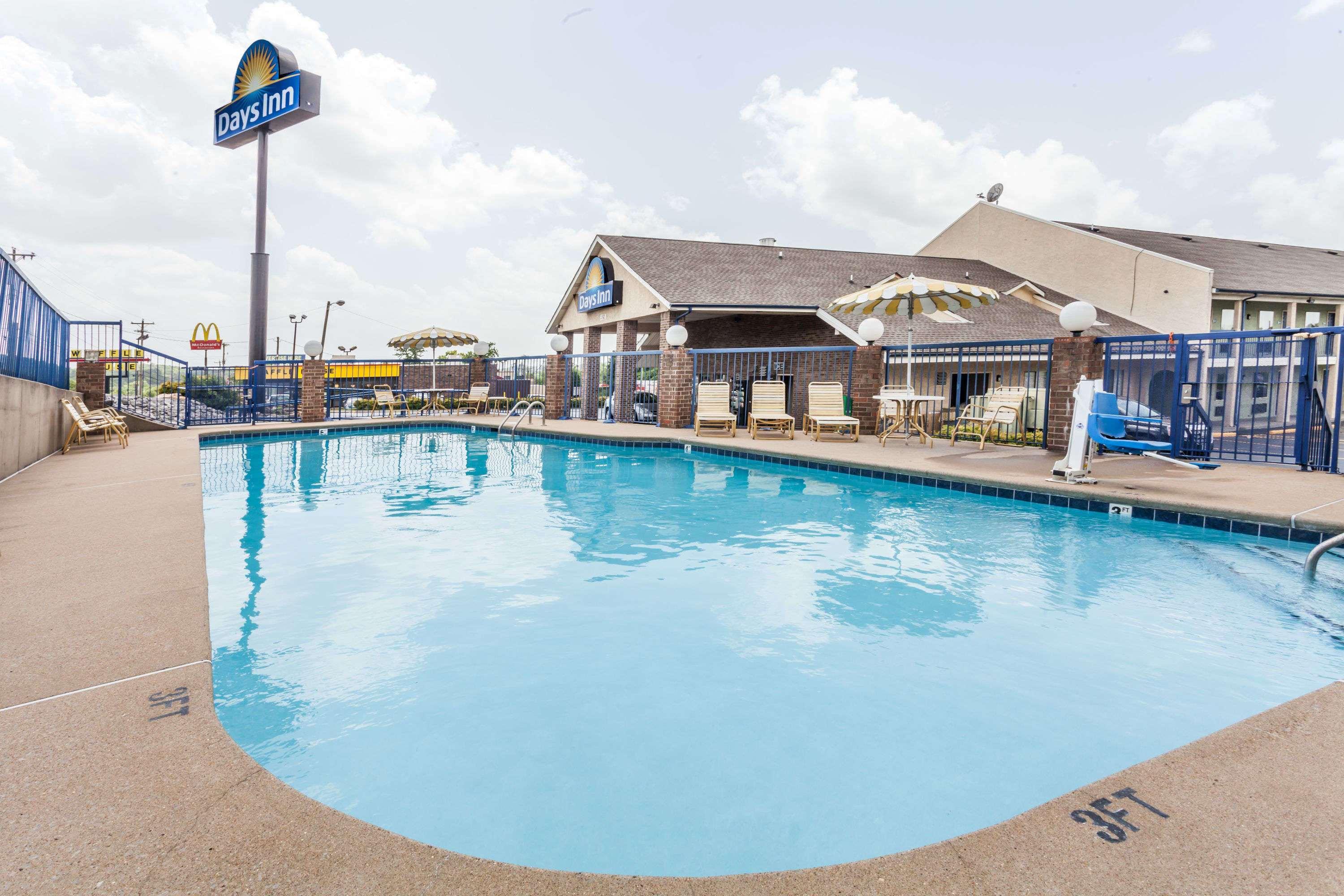 Days Inn By Wyndham Nashville N Opryland/Grand Ole Opry Exterior photo